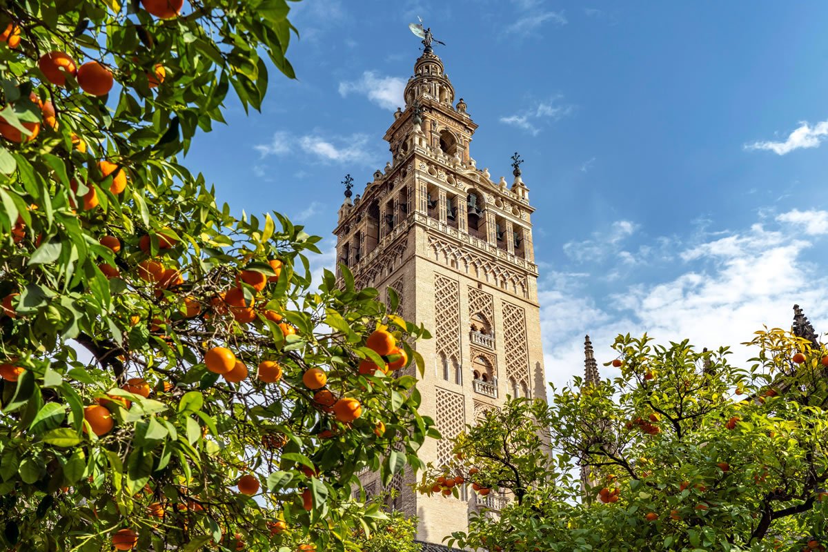 Guía completa para visitar la Torre de la Giralda en Sevilla